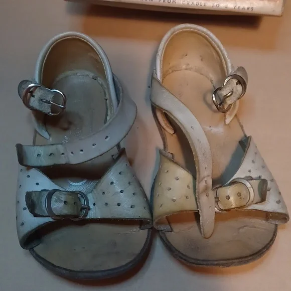 Vintage Girls Buckle Sandals - Picture 2 of 7